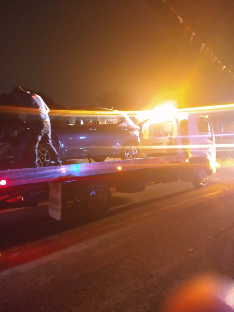 Accidente entre un camión de transporte público y un auto en carretera Ticimul–Tanil, Umán