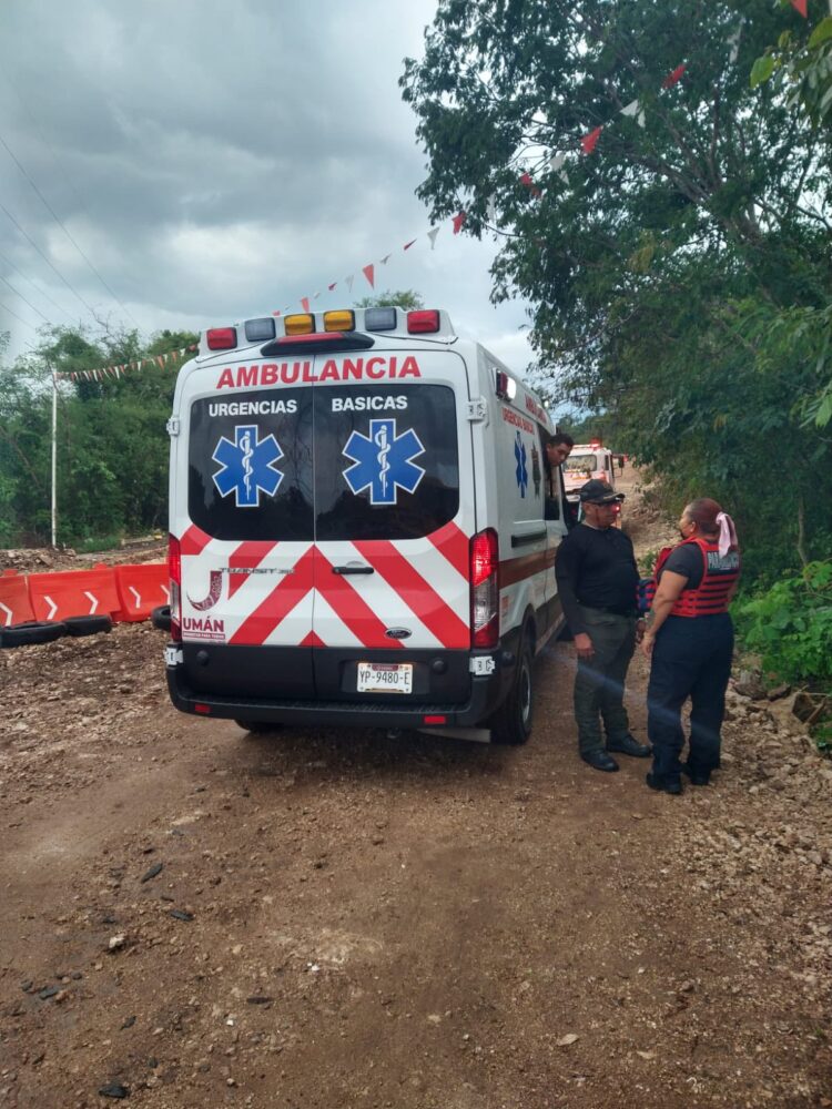Accidente entre un camión de transporte público y un auto en carretera Ticimul–Tanil, Umán
