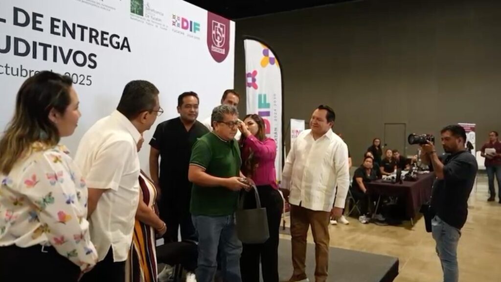Joaquín Díaz Mena y la Mtra. Wendy Méndez / Renacimiento Maya devuelve audición a más de mil yucatecas y yucatecos