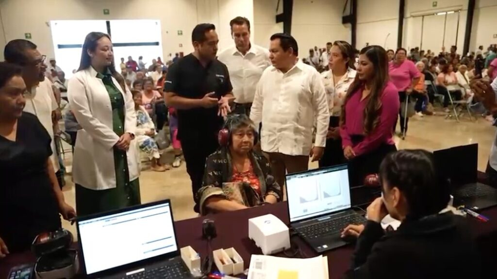 Joaquín Díaz Mena y la Mtra. Wendy Méndez / Renacimiento Maya devuelve audición a más de mil yucatecas y yucatecos