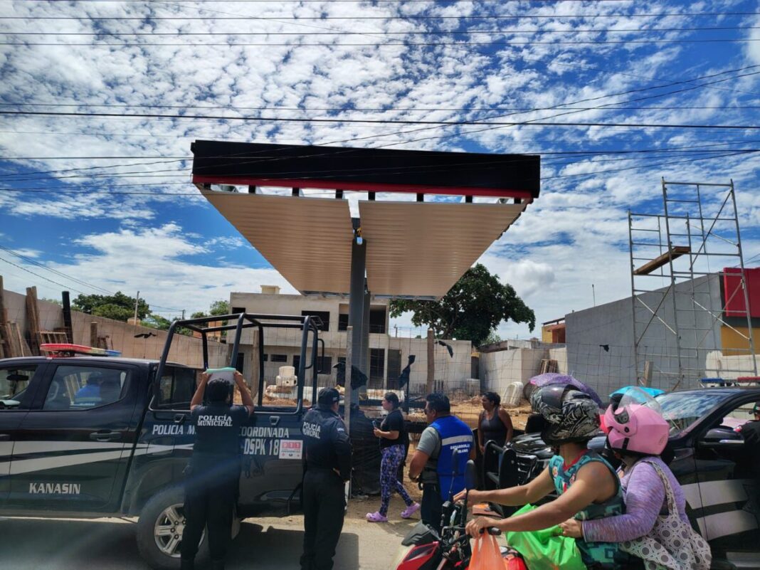 Clausuran la construcción de la gasolinera en la Amalia Solórzano de Kanasín