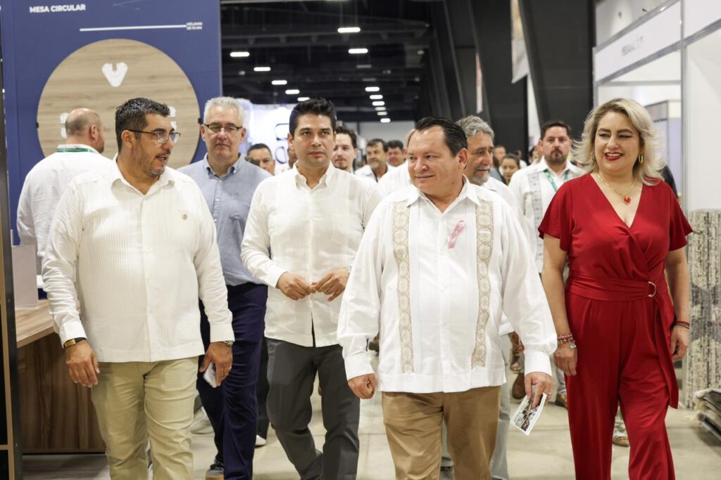 El gobernador Joaquín Díaz Mena inaugura la Convención Nacional de la Canainma y la Expo Decosureste 2025