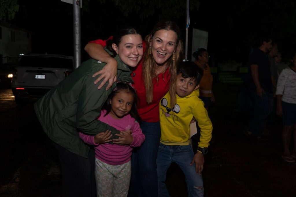 Levanta Cecilia Patrón gestiones ciudadanas y lleva a nivel calle a las dependencias del Ayuntamiento