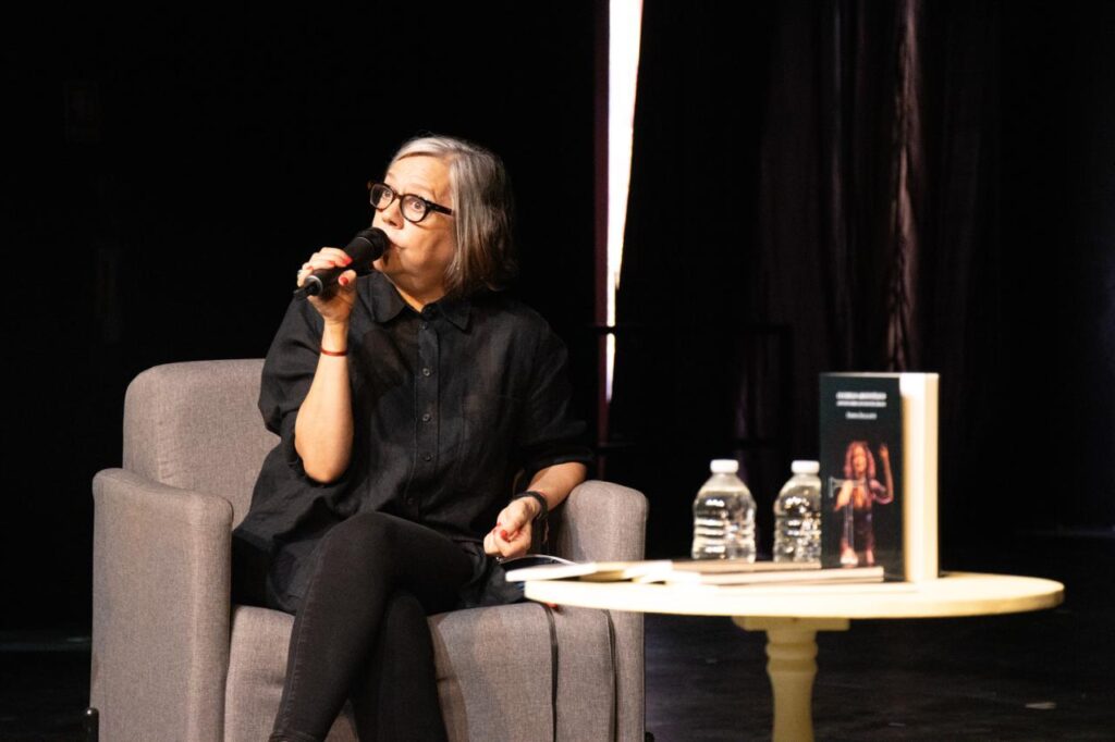 Ximena Escalante en Coloquio Internacional Pensar la Escena UNAY