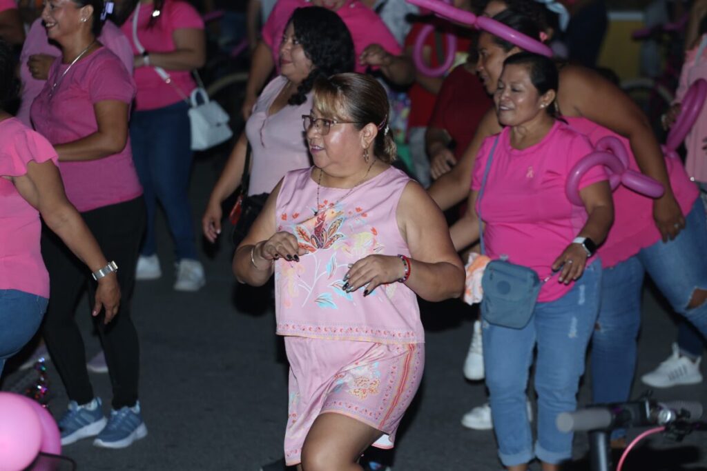 Edwin Bojórquez y Raquel Balam Rocha/ Se vive con mucha participación la “Rodada Rosa” en Kanasín para prevenir el cáncer de mama