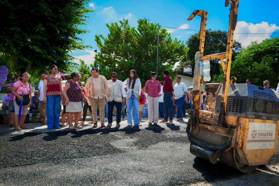 El gobernador Joaquín Díaz Mena realiza más bacheos de calles al sur de Mérida