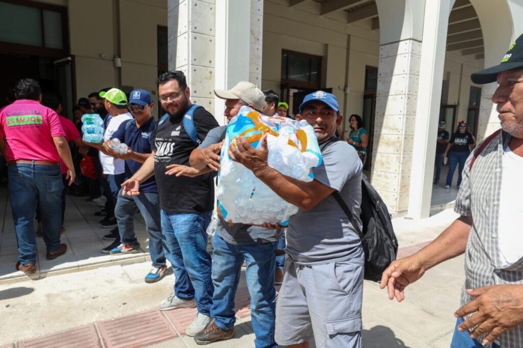 Ayuda Humanitaria Mérida a Veracruz