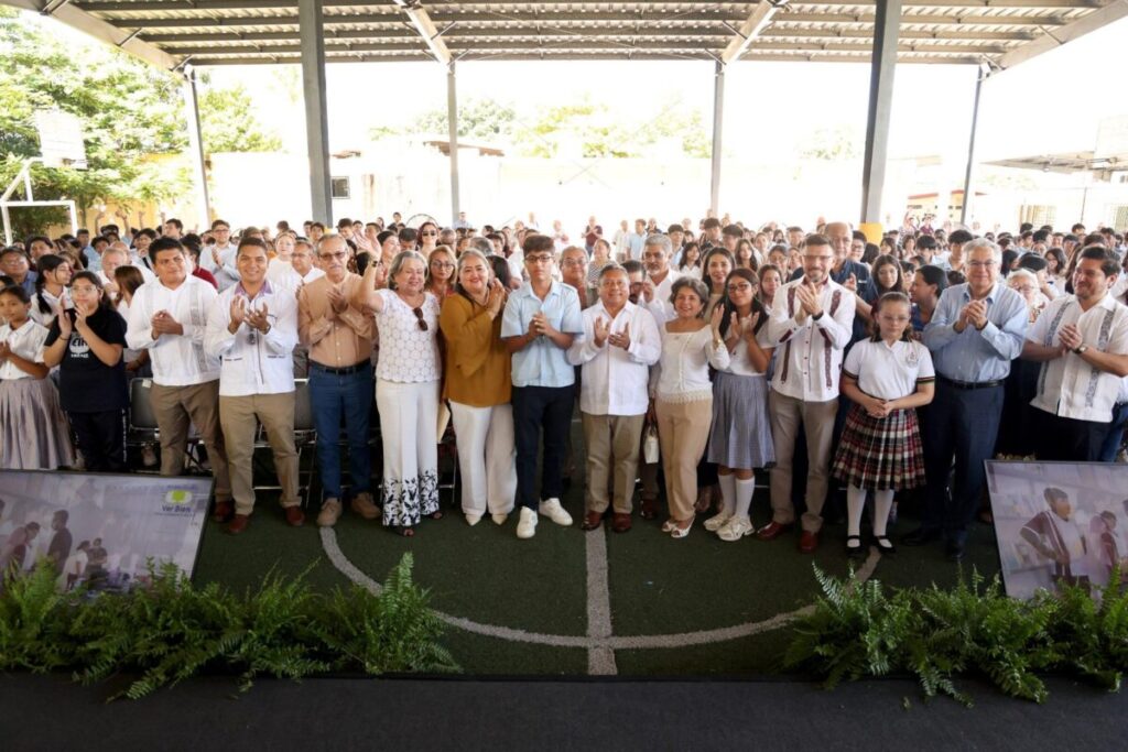 Gobierno del Estado de Yucatán otorga apoyo con lentes a más de 3,600 estudiantes