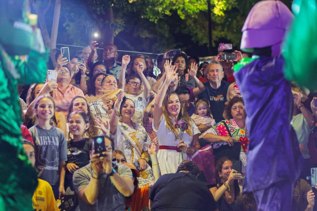 La alcaldesa Cecilia Patrón convierte el Desfile de Catrinas 2025 como una tradición multicultural en Mérida