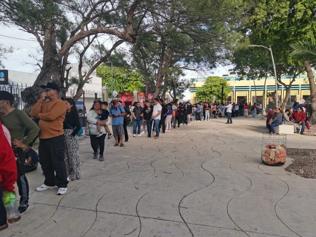 Despierta Progreso: multitudes madrugan para visitar el emblemático buque "Cuauhtémoc"