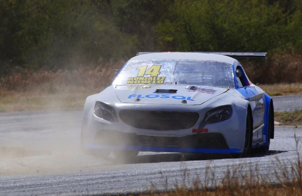 Carlos Novelo, segundo lugar general, buscará el título de la GTM Light este 29 de noviembre; asistirá esta noche a la gala “Lo Mejor del Deporte Mexicano 2025” invitado por Rommel Pacheco