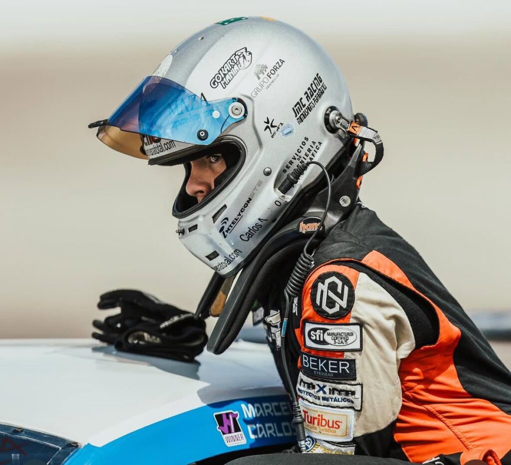 Carlos Novelo, segundo lugar general, buscará el título de la GTM Light este 29 de noviembre; asistirá esta noche a la gala “Lo Mejor del Deporte Mexicano 2025” invitado por Rommel Pacheco