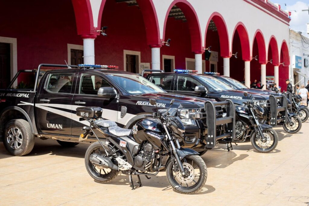 Más seguridad para Umán: La alcaldesa Kenia Walldina Sauri entrega patrullas y motocicletas a la Policía Municipal