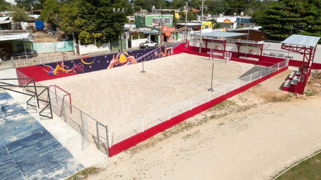 La alcaldesa Kenia Walldina Sauri fortalece la Transformación de Umán, entrega nueva cancha de voleibol de playa