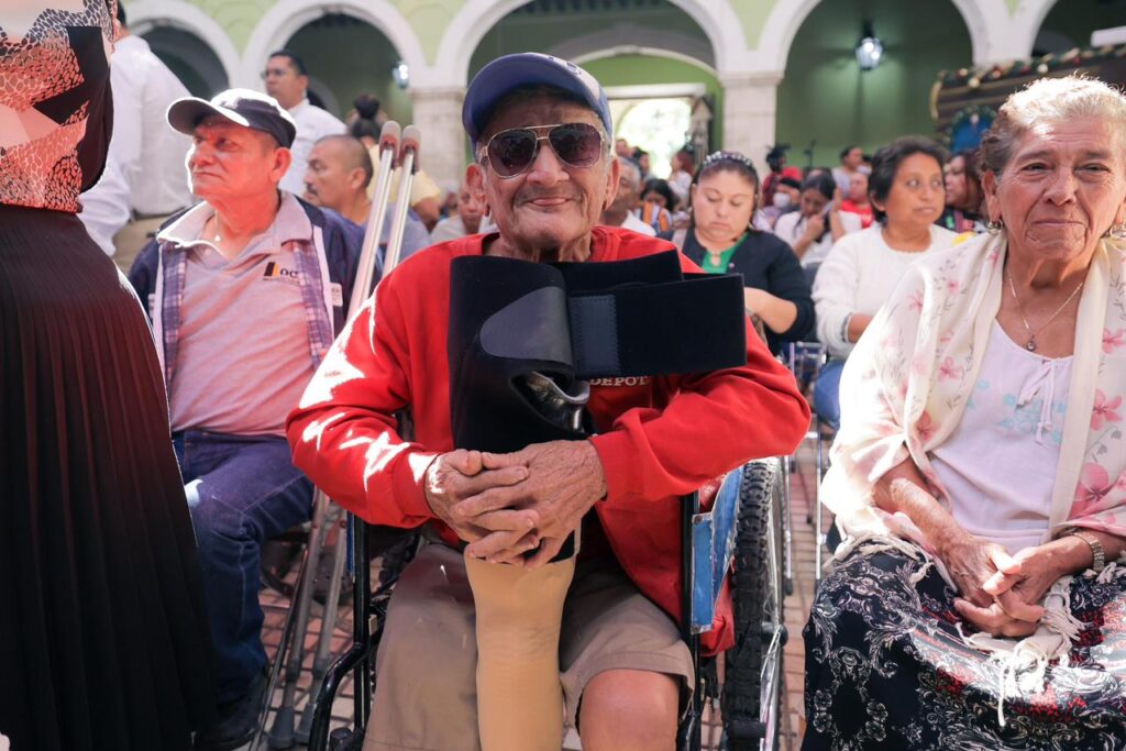 Renacimiento Maya entrega más aparatos de movilidad para las personas con discapacidad en Yucatán 