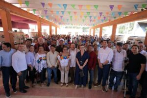 El Gobernador Joaquín Díaz Mena lleva el programa de "Huertos de Traspatio" a comisarías de Mérida