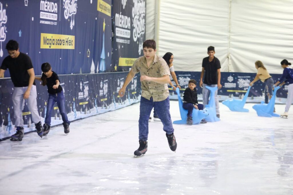Pista de Hielo en el Festival "Mérida Brilla"