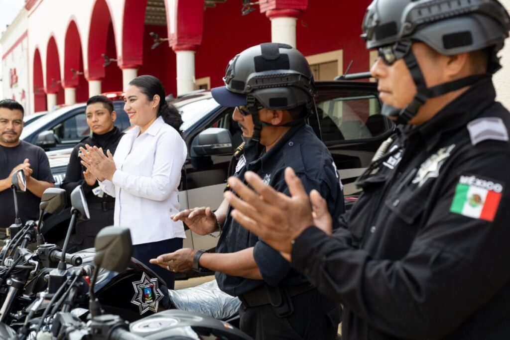 Más seguridad para Umán: La alcaldesa Kenia Walldina Sauri entrega patrullas y motocicletas a la Policía Municipal