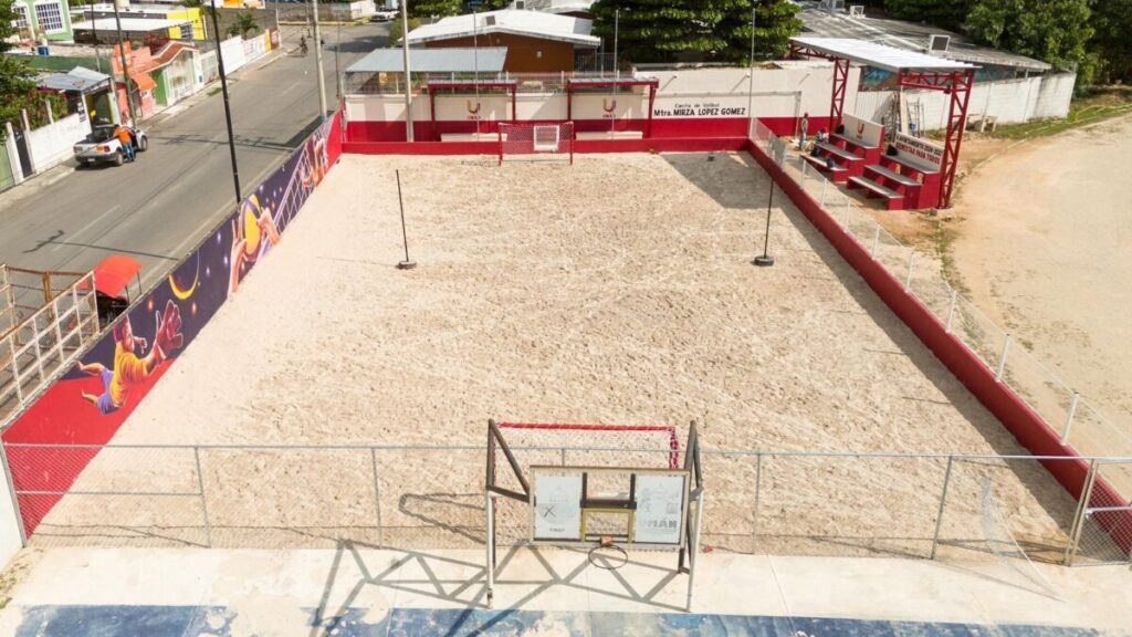 La alcaldesa Kenia Walldina Sauri fortalece la Transformación de Umán, entrega nueva cancha de voleibol de playa