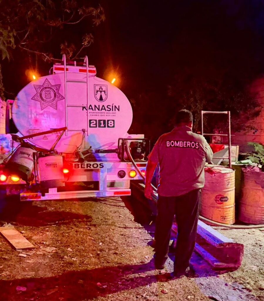 Se rescatan a seis perritos y se sofoca incendio de bodega de Polígono San Pedro Kanasín