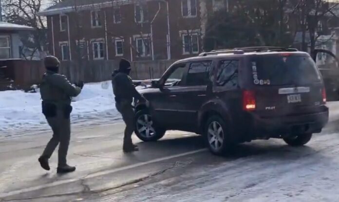 Muerte y Caos en Minneapolis: La ejecución de una ciudadana a manos de ICE