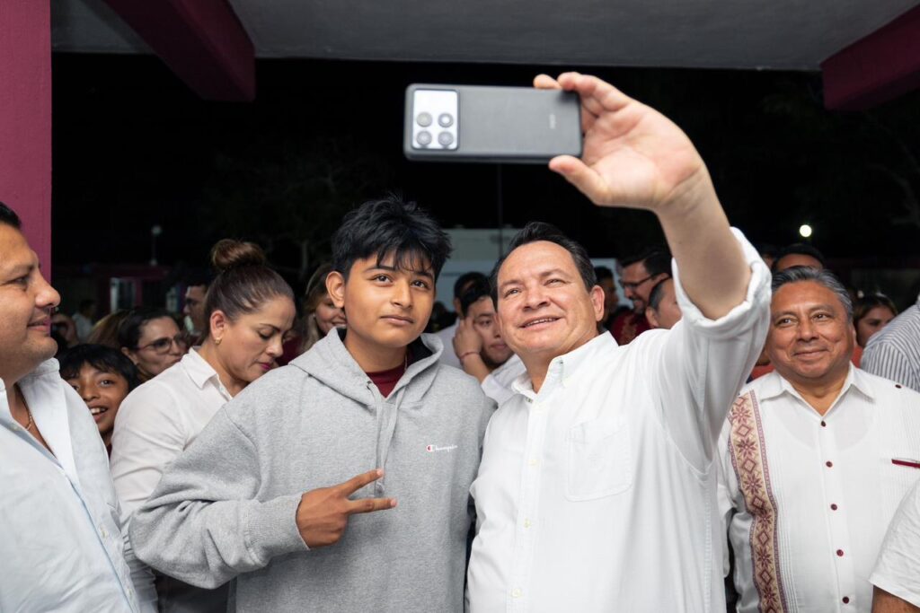 Gobierno de Yucatán realiza gran inversión para mejorar Escuela Secundaria Técnica No. 22 en Chicxulub Pueblo