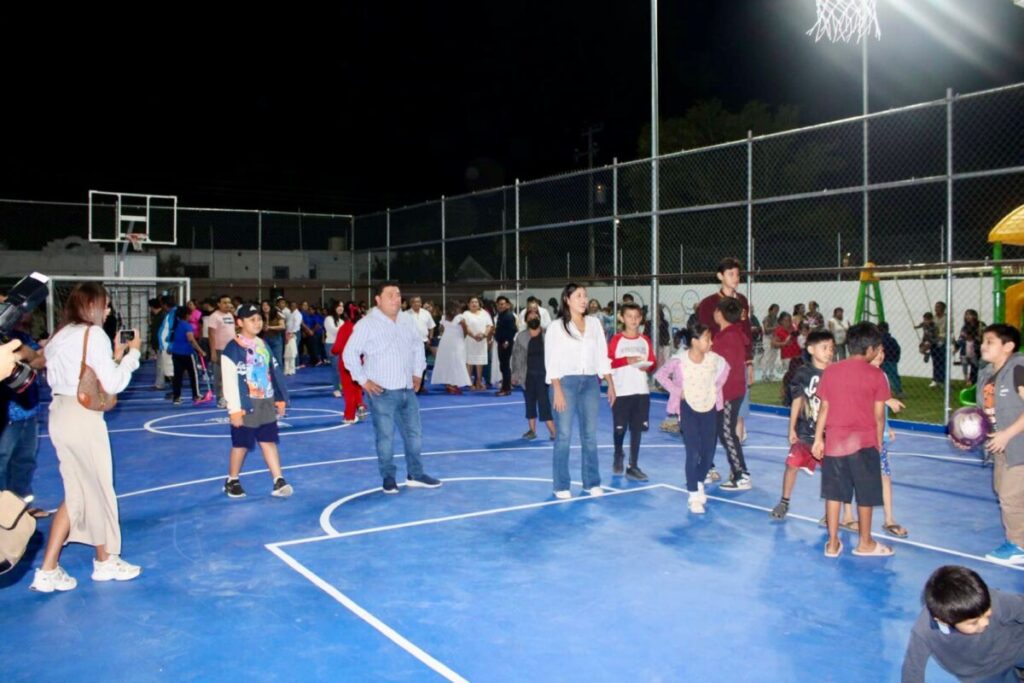 El alcalde Edwin Bojórquez inaugura parque y cancha de usos múltiples en Reparto Granjas, Kanasín