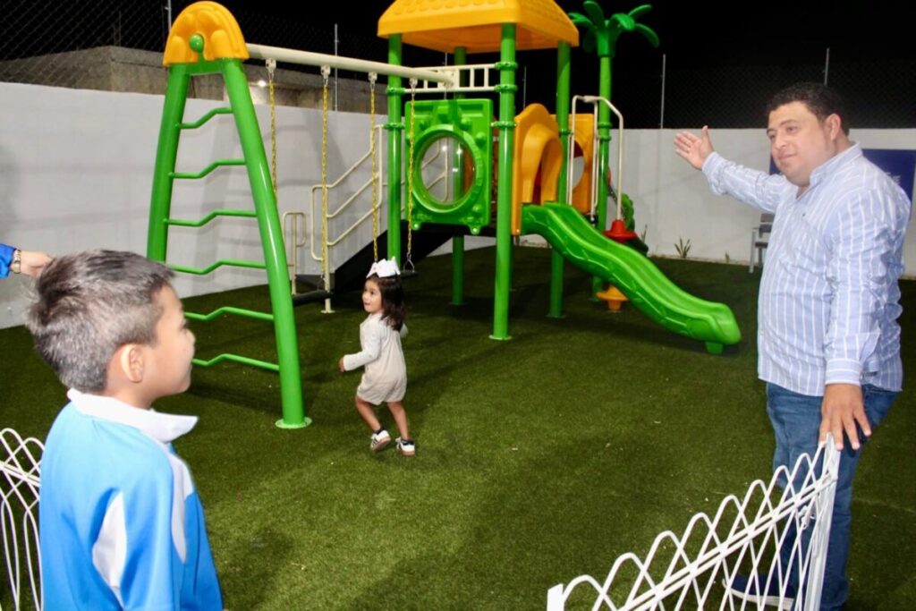 El alcalde Edwin Bojórquez inaugura parque y cancha de usos múltiples en Reparto Granjas, Kanasín