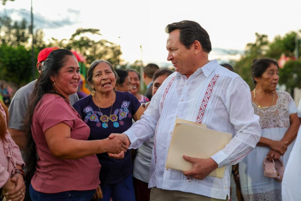 El Gobernador Joaquín Díaz Mena inauguró la reconstrucción de calles en este municipio, reafirmando el compromiso del Gobierno del Renacimiento Maya 