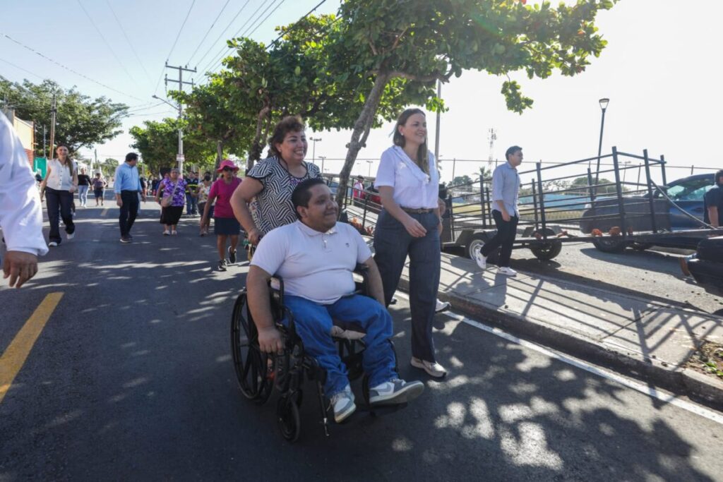 Cecilia Patrón entrega kilómetros de calle rehabilitadas