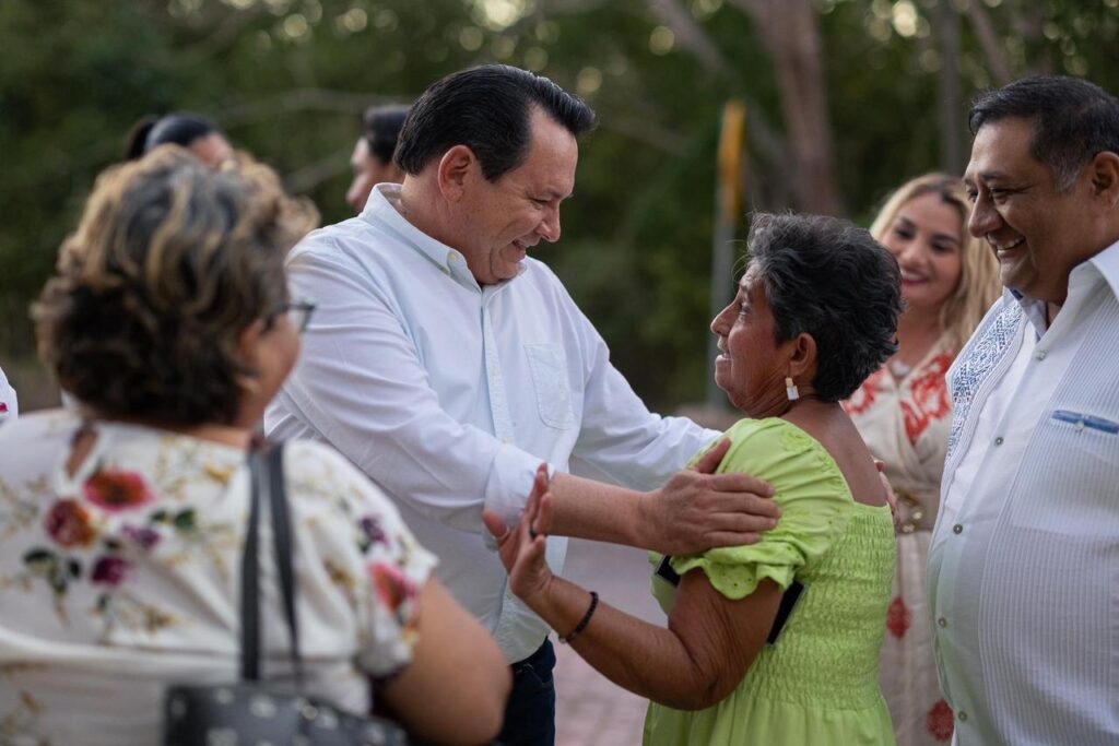 Gobierno de Yucatán realiza gran inversión para mejorar Escuela Secundaria Técnica No. 22 en Chicxulub Pueblo