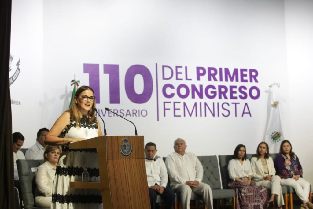 Cecilia Patrón Laviada celebra los 110 años de libertad para la mujer en Mérida