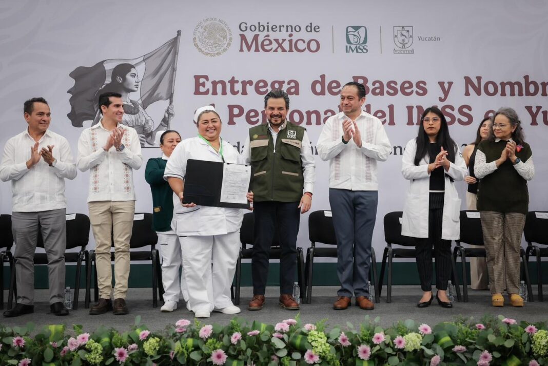 Renacimiento Maya entregan 124 bases y nombramientos a personal del IMSS Yucatán