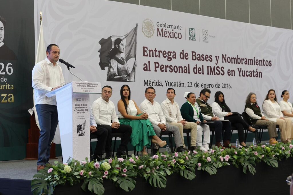 Renacimiento Maya entregan 124 bases y nombramientos a personal del IMSS Yucatán