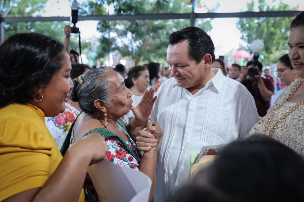 Gobierno de Yucatán entrega más de 200 Baños biodigestores para las familias en Halachó