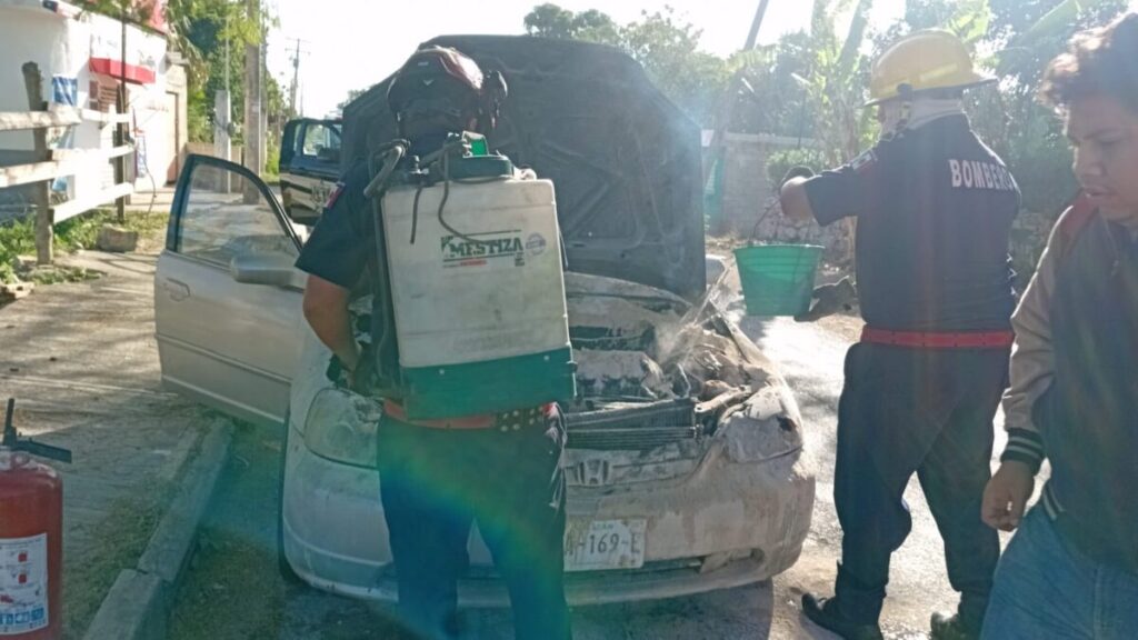 Incendio de vehículo en Hacienda Dzibikak moviliza a autoridades en Umán