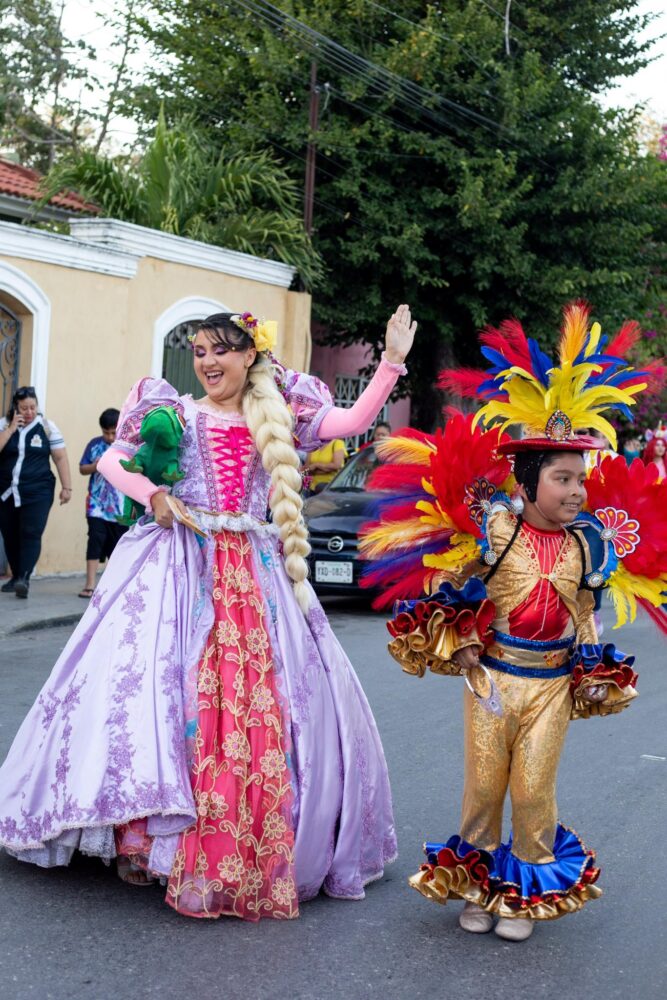 Carnaval Umán 2026 llena de color y tradición al municipio con la Coronación de Reyes