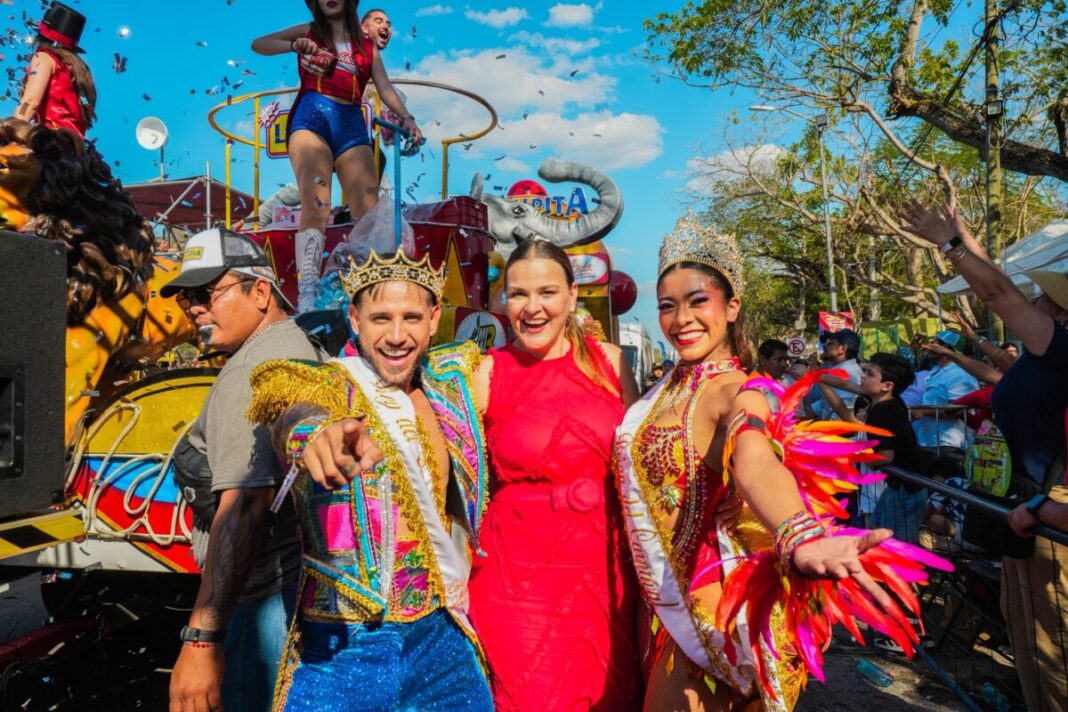 Reconoce y agradece Cecilia Patrón a elementos de la policía y servicios públicos de Mérida por hacer el carnaval familiar y seguro