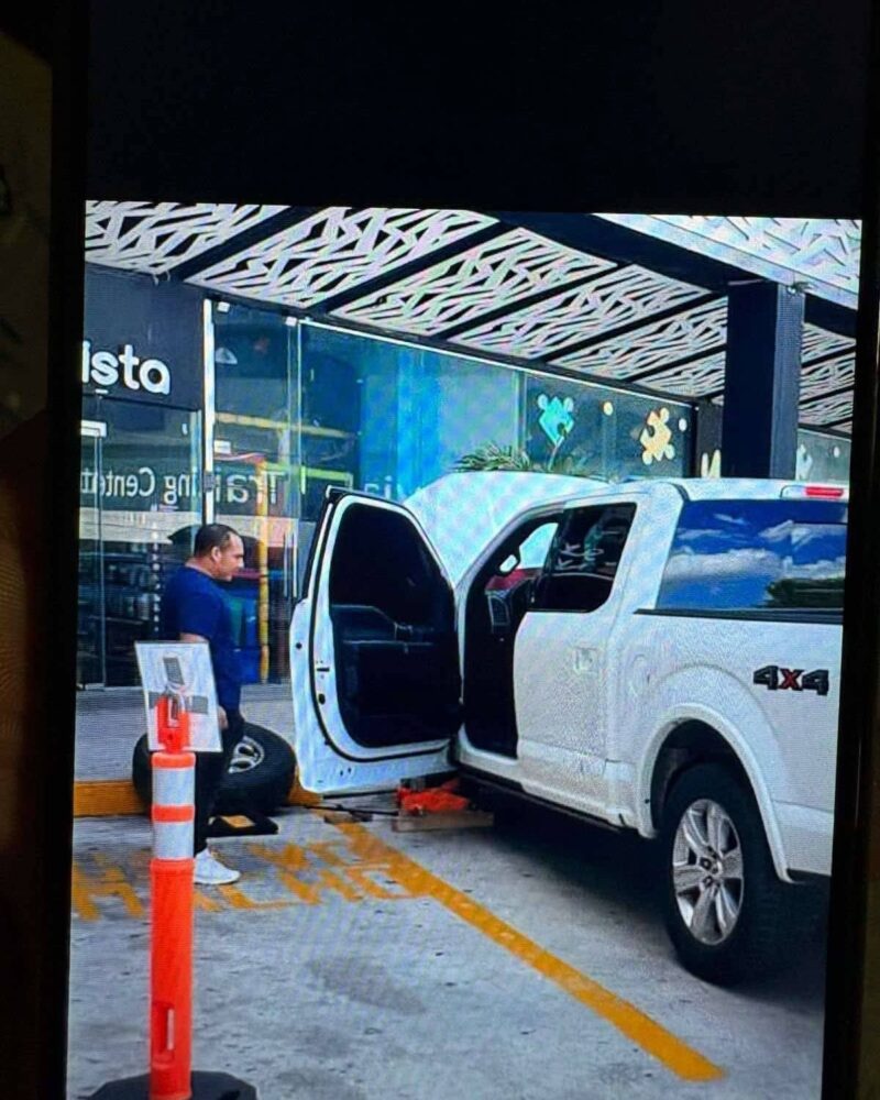 Tres detenidos por robo de camioneta lobo en Mérida