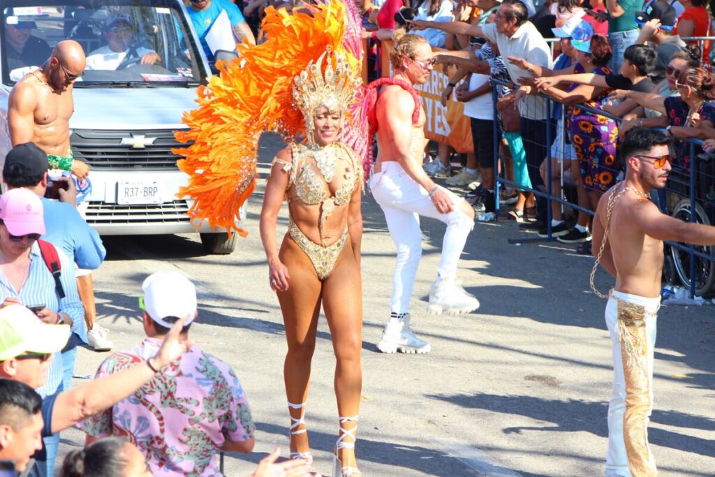 Reconoce y agradece Cecilia Patrón a elementos de la policía y servicios públicos de Mérida por hacer el carnaval familiar y seguro