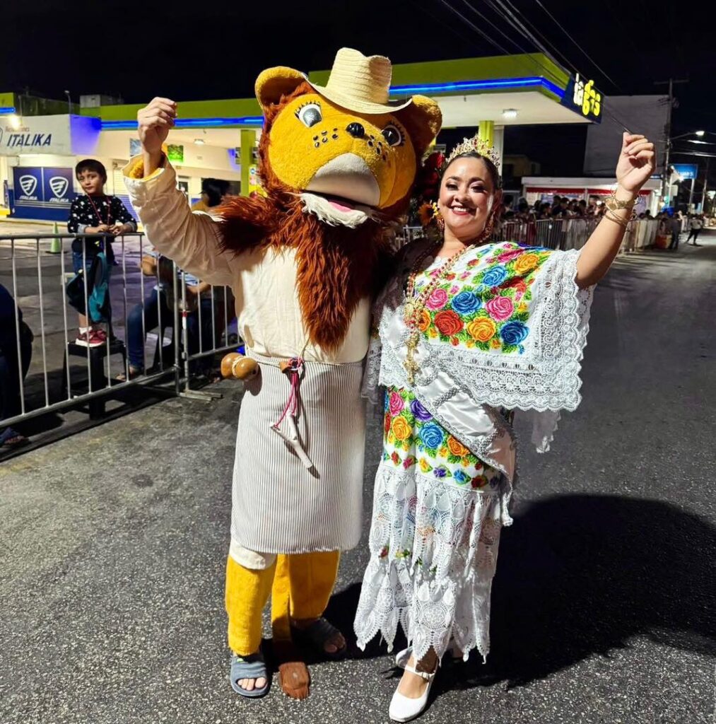 El Carnaval de Kanasín 2026 rinde vibrante tributo a la identidad yucateca / Edwin Bojórquez y su esposa Raquel Balam Rocha