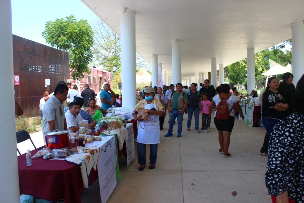 Joaquín Díaz Mena inaugura el Mercado Renacer del Campo Yucateco en Mérida para impulsar la economía local