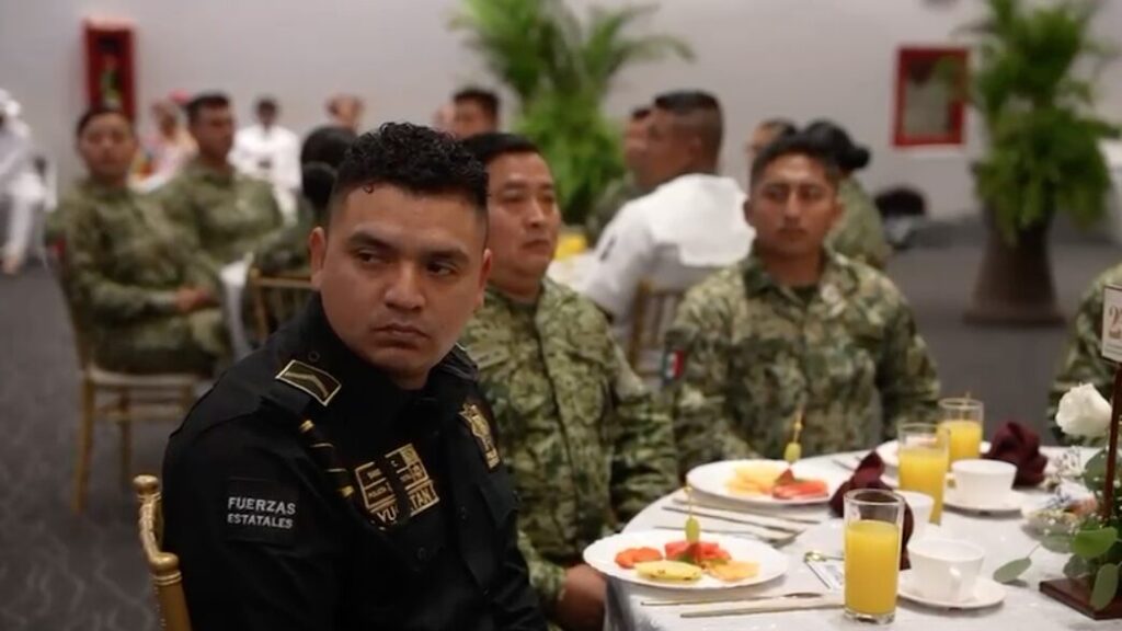 Yucatán y el Renacimiento Maya reconocen la disciplina y servicio del Ejército Mexicano / Jaoquín "Huacho" Díaz Mena