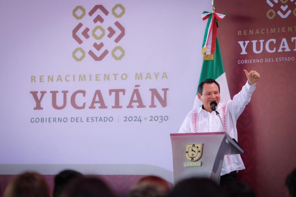 Renacimiento Maya apoya a más de 27 mil alumnos del Cobay; reciben equipo escolar en Yucatán / Joaquín "Huacho" Díaz Mena