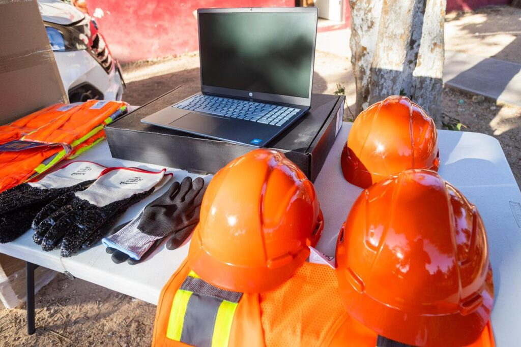 La alcaldesa Kenia Walldina Sauri fortalece la capacidad de Umán ante las emergencias con apoyo de más equipo para Protección Civil
