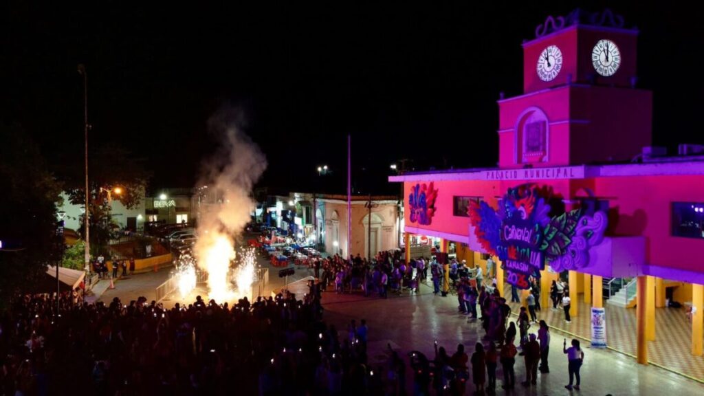 Carnaval de Kanasín 2026 Elementalia inició con la espectacular Quema del Mal Humor.