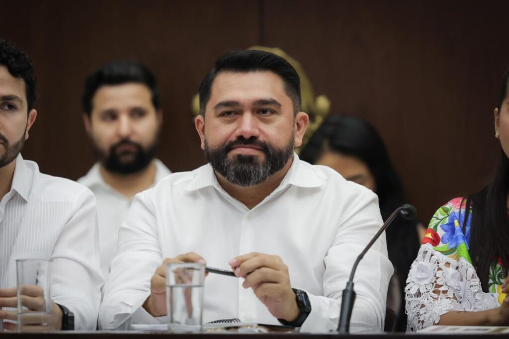 Joaquín Díaz Mena pone finanzas sanas y obras con sentido social, que distinguen el primer año del Gobierno en Yucatán