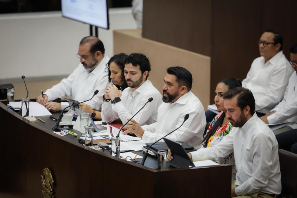 Joaquín Díaz Mena pone finanzas sanas y obras con sentido social, que distinguen el primer año del Gobierno en Yucatán