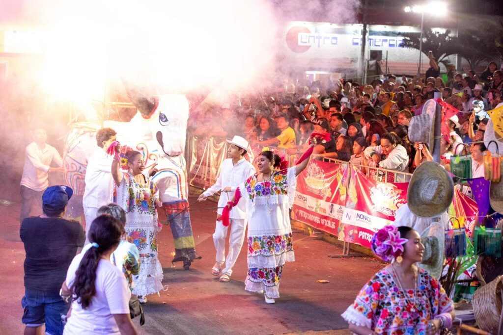 Carnaval Umán: El Corazón de Yucatán latió con jarana y el brillo de Ninel Conde