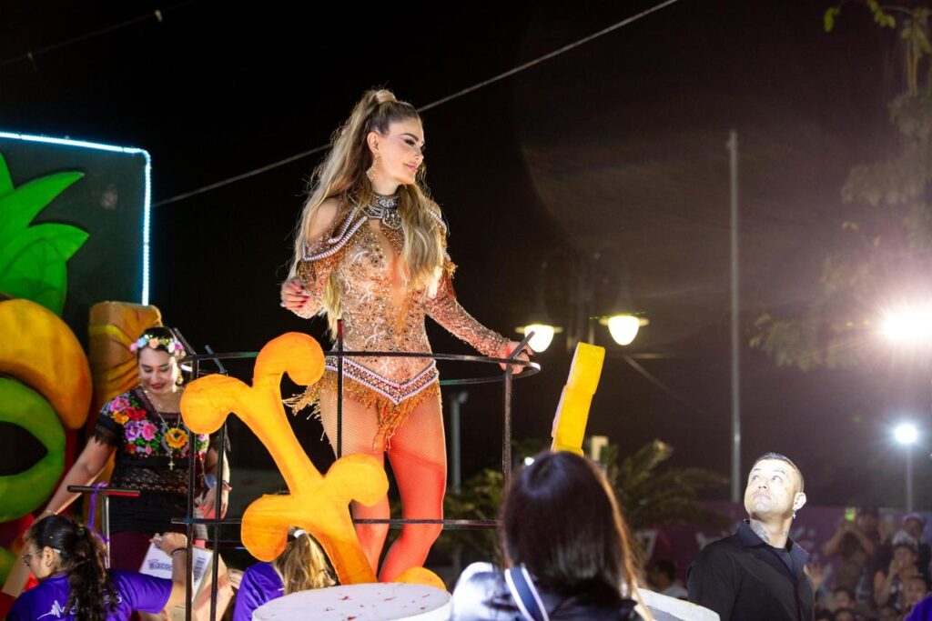Carnaval Umán: El Corazón de Yucatán latió con jarana y el brillo de Ninel Conde